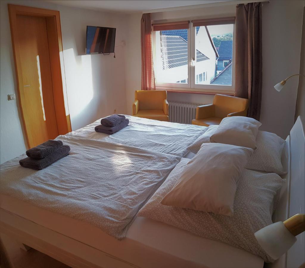 Roastineer Hotel Battenberg  Exteriör bild