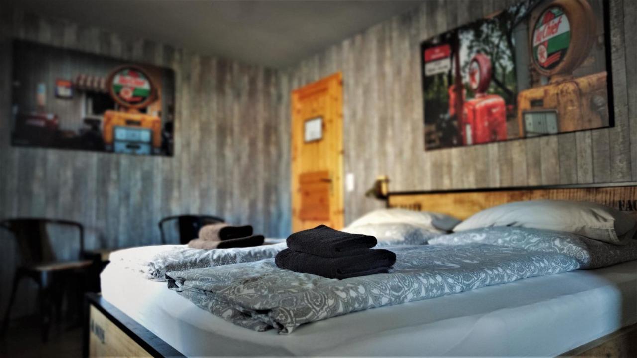 Roastineer Hotel Battenberg  Exteriör bild