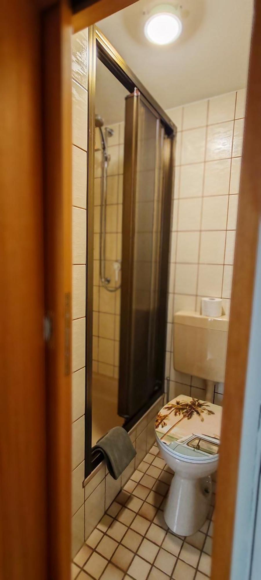 Roastineer Hotel Battenberg  Exteriör bild
