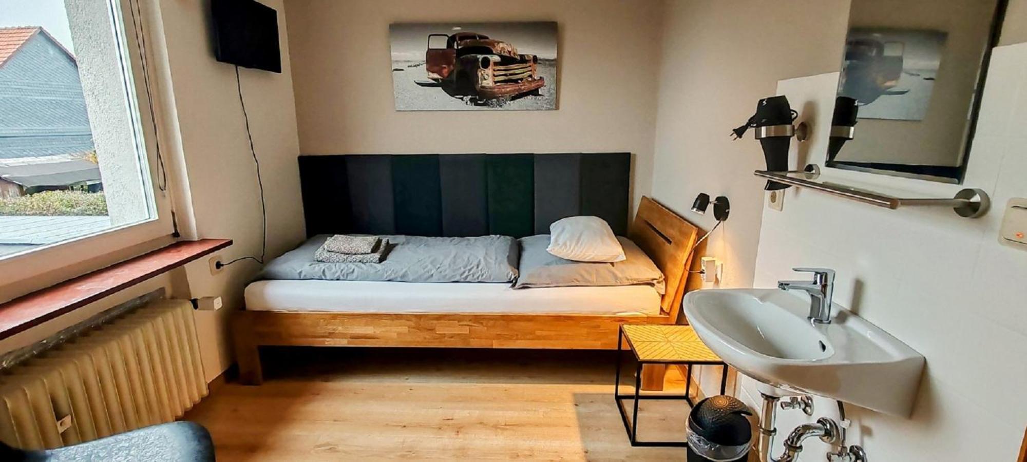Roastineer Hotel Battenberg  Exteriör bild