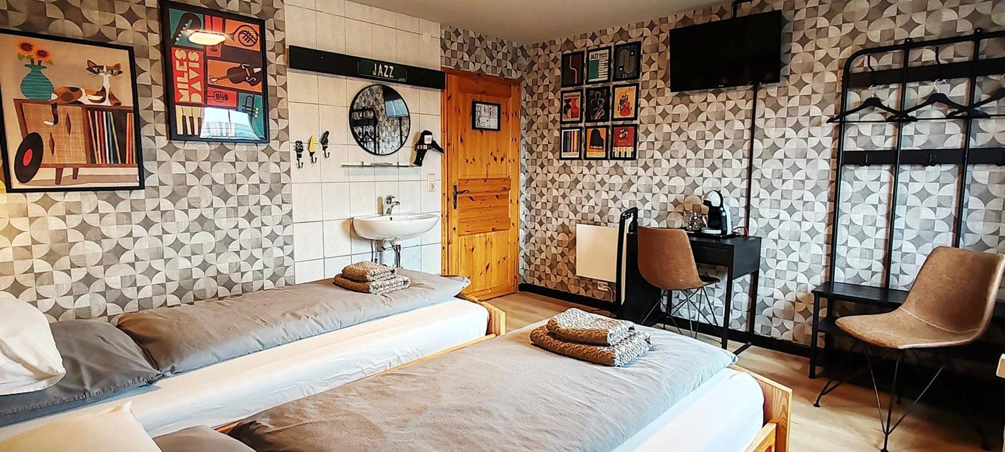 Roastineer Hotel Battenberg  Exteriör bild