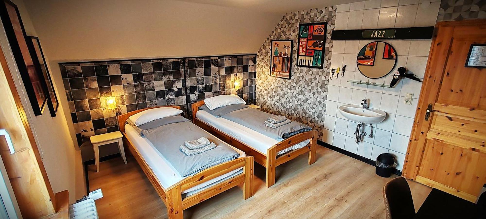 Roastineer Hotel Battenberg  Exteriör bild