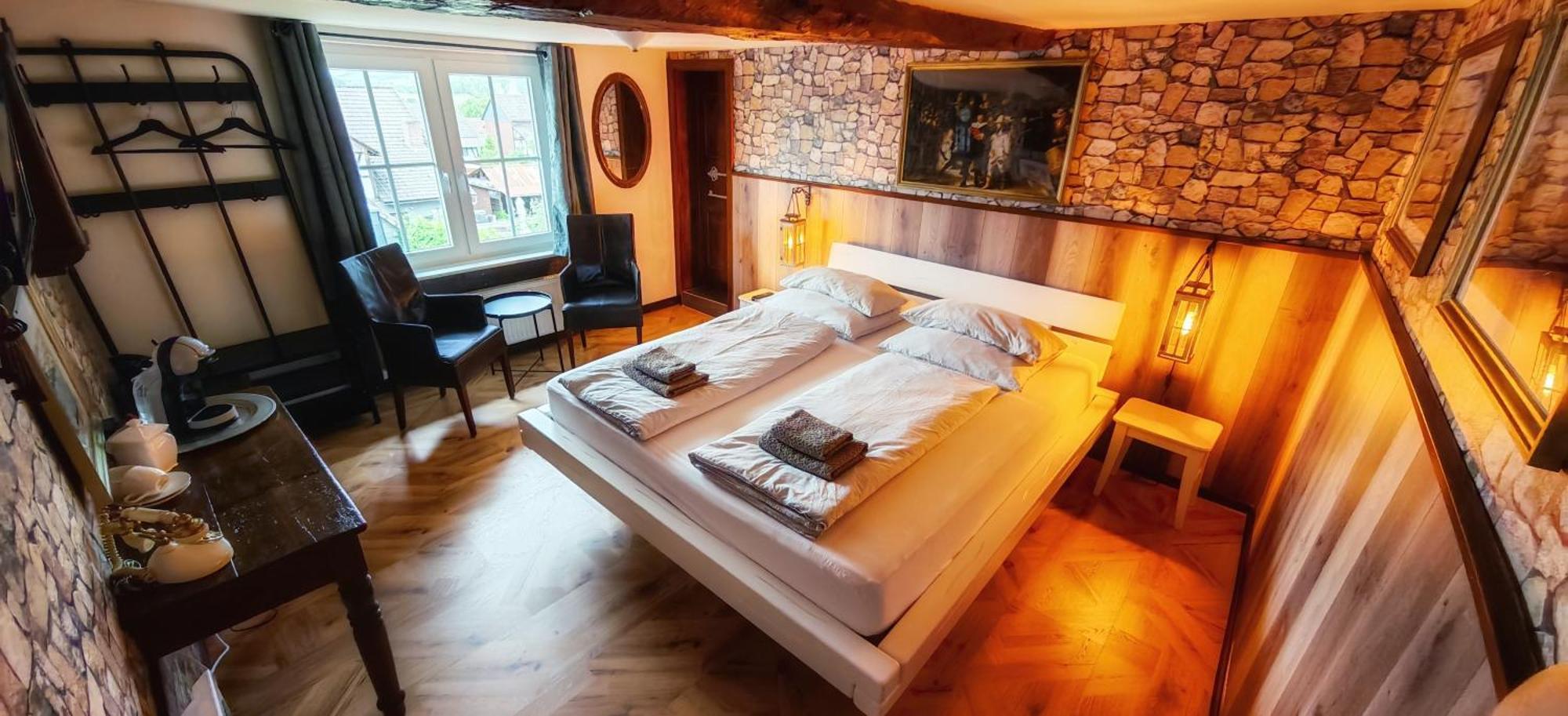 Roastineer Hotel Battenberg  Exteriör bild