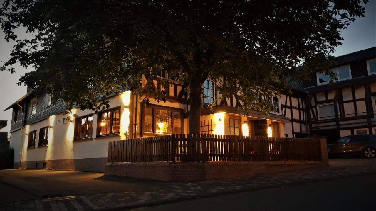 Roastineer Hotel Battenberg  Exteriör bild